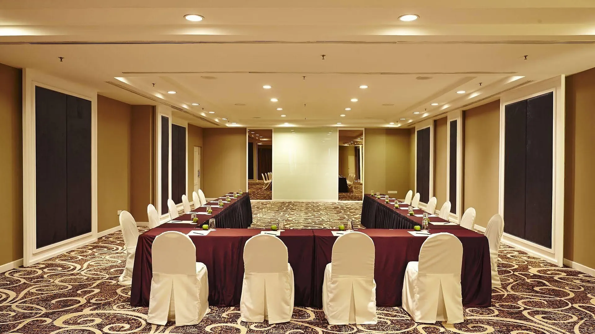 AC Hotel by Marriott Kuala Lumpur 4*,